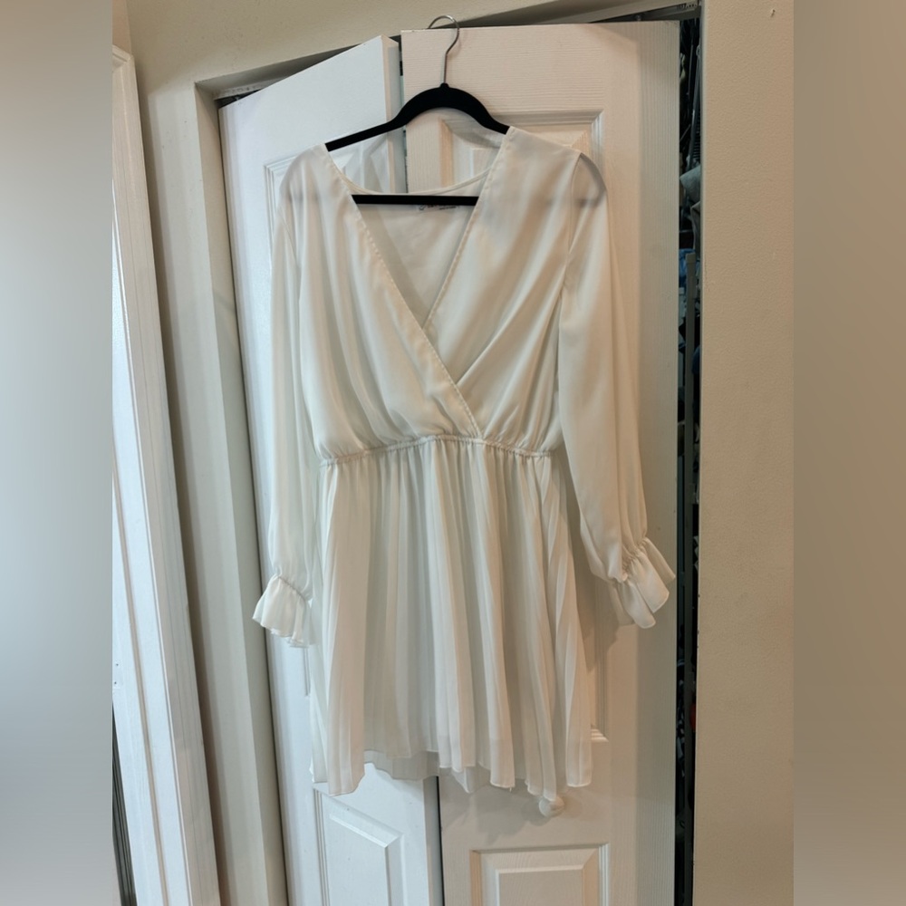 LONG SLEEVE WHITE DRESS